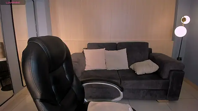 SavannahStormのウェブカメラショー