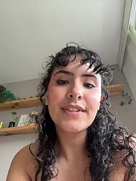 SugarTroubl33のライブXXXチャット