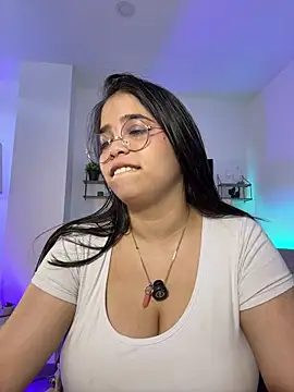 tati_reyess' Webcam Show