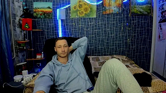 CuteBoy228 Webcam Show