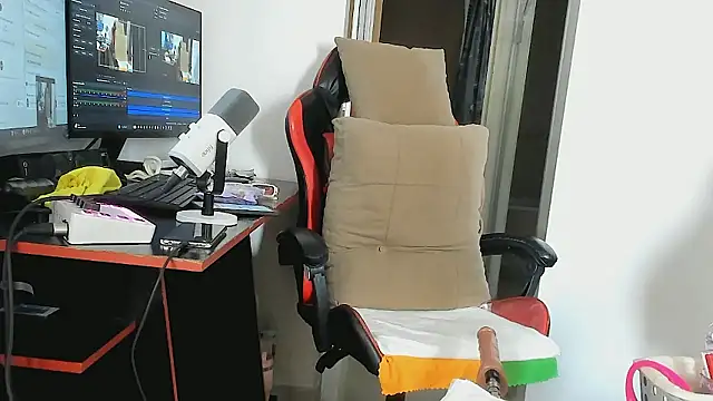 Carolain3_9n Webbikameraesitys