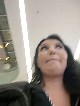 Tisha_Busty Adlı Modelin Canlı XXX Sohbeti