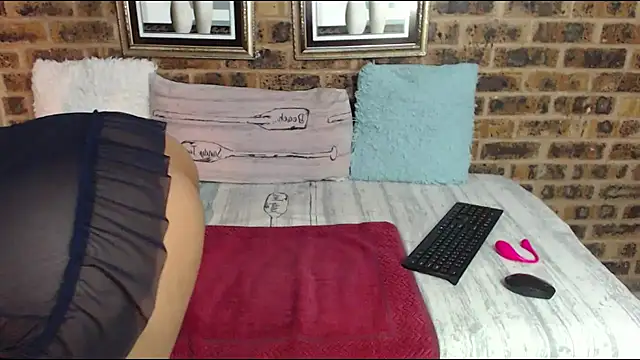 LelaKeyesXX's Webcam Show