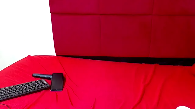 HugeTitisxx's Webcam Show