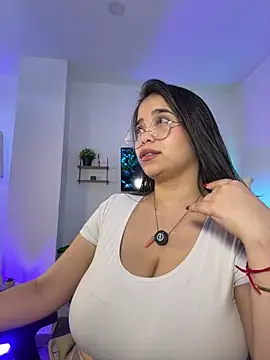 tati_reyess' Webcam Show