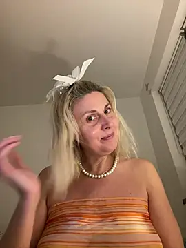 Amelia9798's Webcam Show