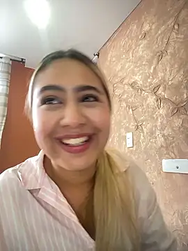 Miabonnett_: онлайн-секс-чат