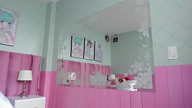 Emmy_Cute18: онлайн-секс-чат