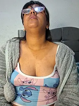 ZaidaWet: онлайн-секс-чат