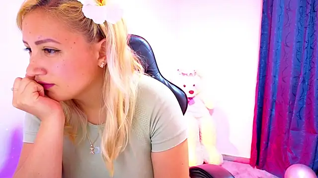 Tessawhisnton: онлайн-секс-чат