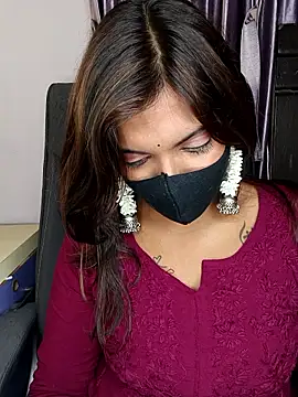 Queenniaa's Webcam Show