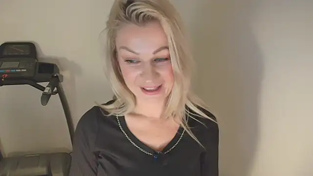 Sweet_Eira's Webcam Show