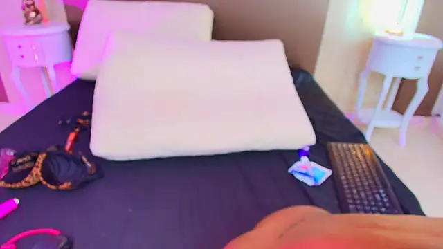 AprillRoss' Live XXX Chat