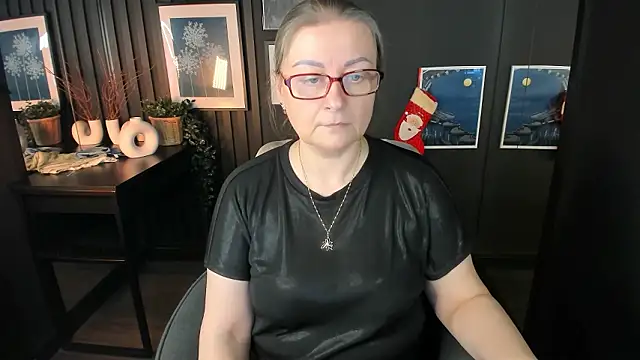 AlexandraKind's Webcam Show