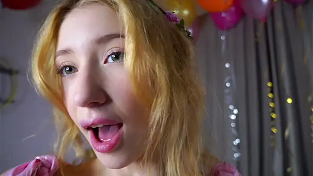 SunnivaCovilのウェブカメラショー