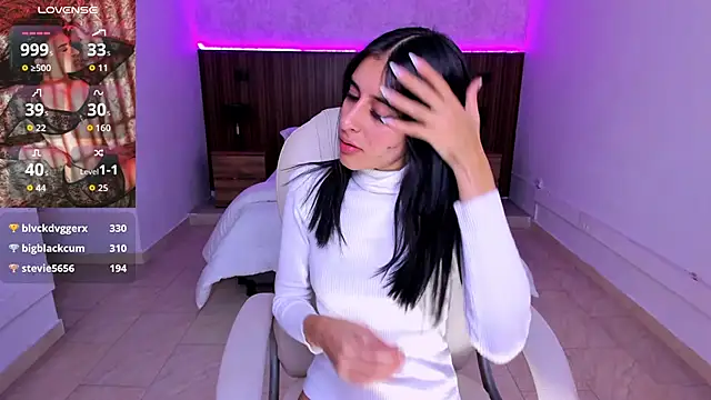 karlaa_james' Live XXX Chat