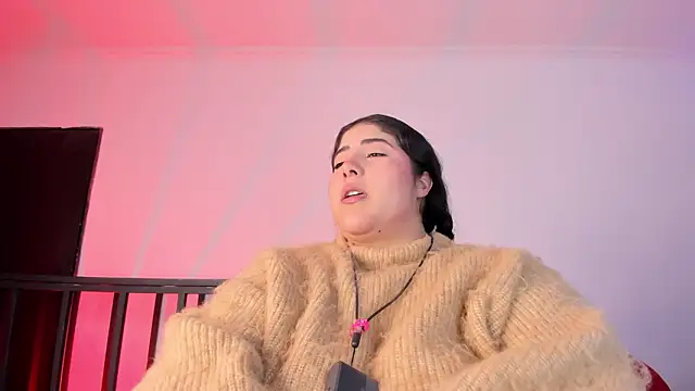 AmberiniHoffman's Live XXX Chat