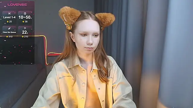 FoxyMira's Live XXX Chat