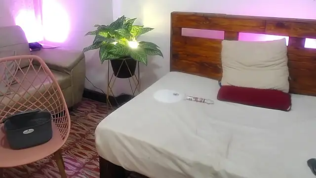 Yeseniaa25_'s Live XXX Chat