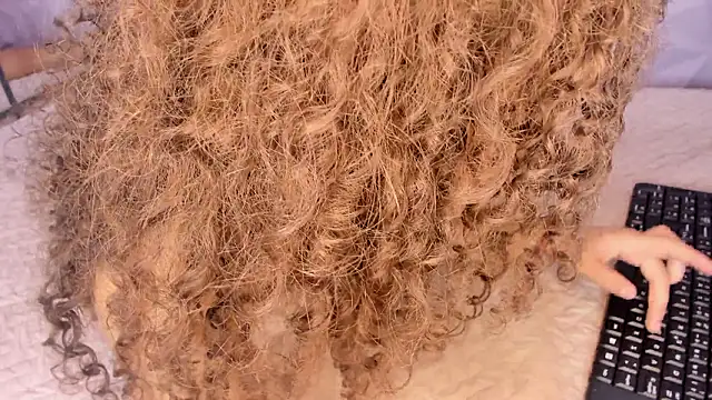 _LittleLia's Live XXX Chat