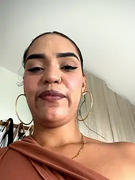 Sara-77's Live XXX Chat