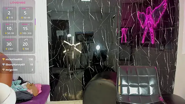 Nini_Beyker's Live XXX Chat