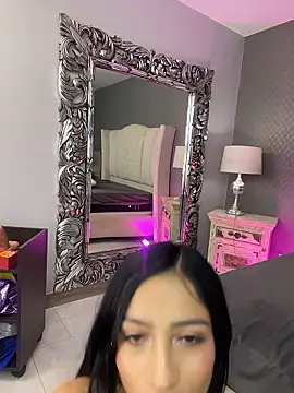 LaraSaint's Live XXX Chat