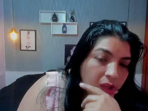 Chantall_clk's Live XXX Chat