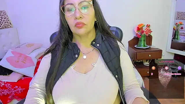 esmeralda_milf's Live XXX Chat