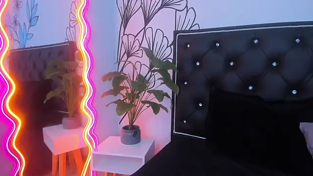 Sweet_Ariadna_'s Live XXX Chat