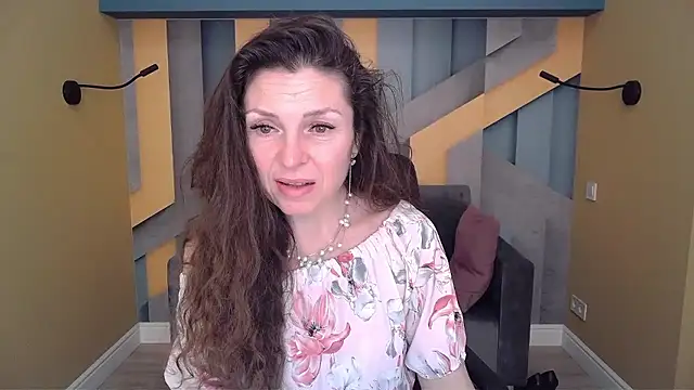 EllaLong's Live XXX Chat