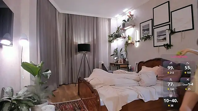 NicoleLuv's Webcam Show