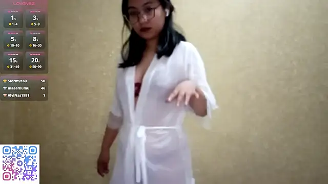 LinneaHylesのウェブカメラショー