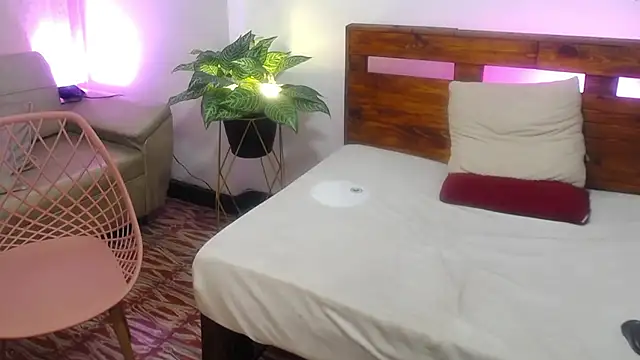 Yeseniaa25_'s Live XXX Chat