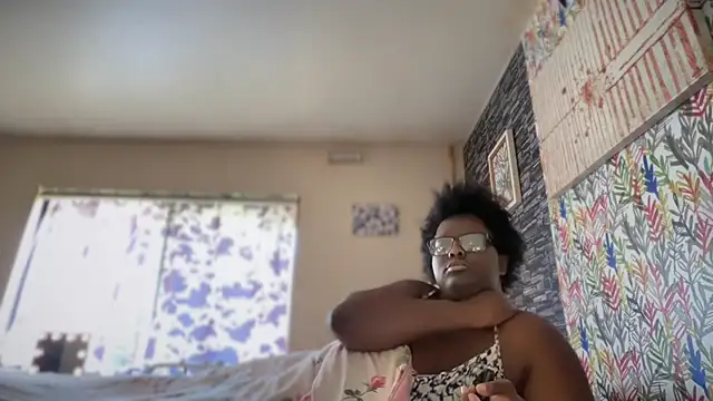 -Yagurlwest's Live XXX Chat