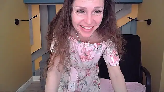 EllaLong's Live XXX Chat