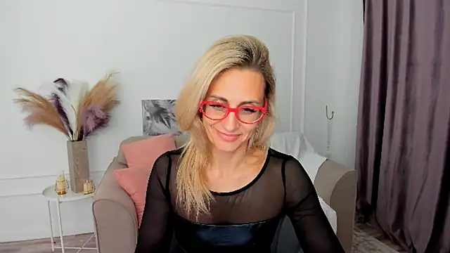 MuseOfStage's Live XXX Chat