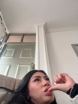 Show modela Efy-bonny na web-kameri