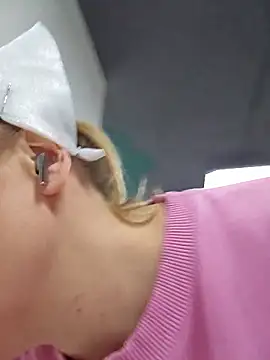 Bondgirl_013n Webbikameraesitys