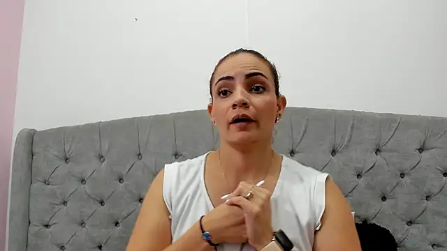 Valesskahall's Live XXX Chat