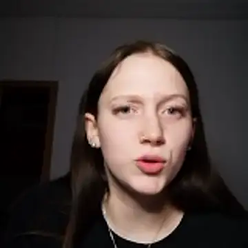 YoungLisaa18's Live XXX Chat