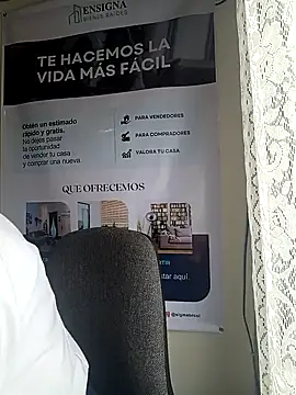 Valentina--1's Live XXX Chat