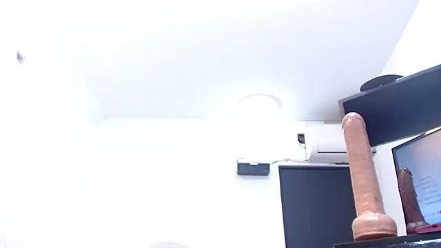 liindahot1's Live XXX Chat