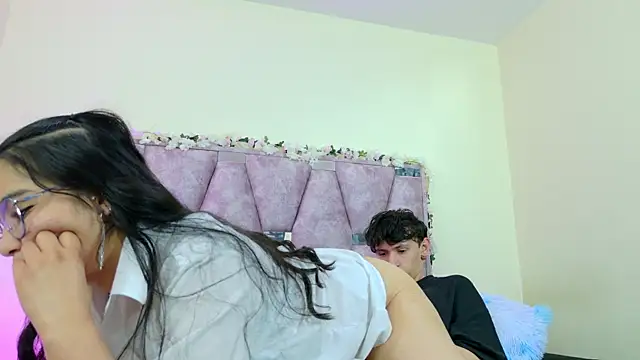 iris_and_damian's Live XXX Chat