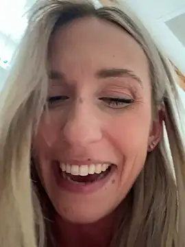 lola_tentatiionのライブXXXチャット