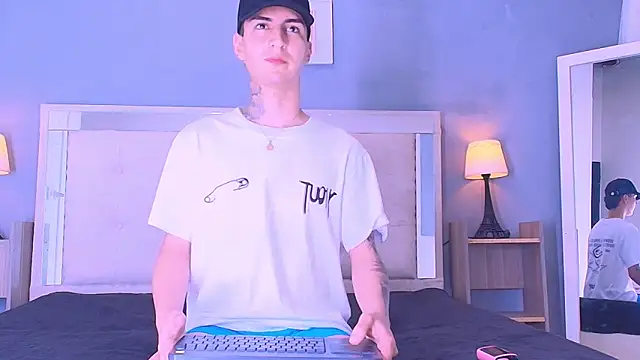 Angel_xxx's Webcam Show