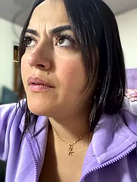 Lesly_10-'s Live XXX Chat