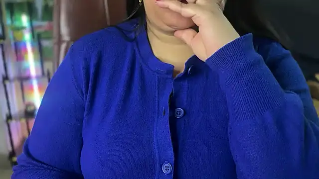 FlatVincy4's Live XXX Chat