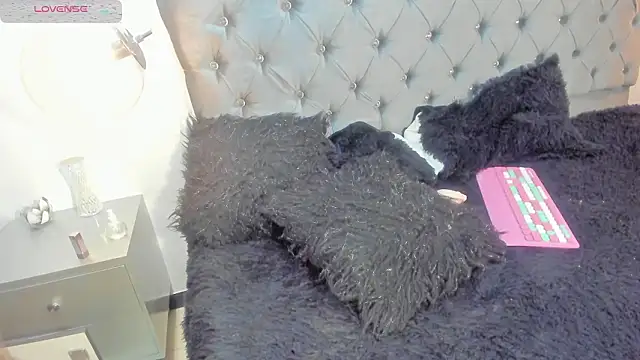 i_Carolinee's Live XXX Chat