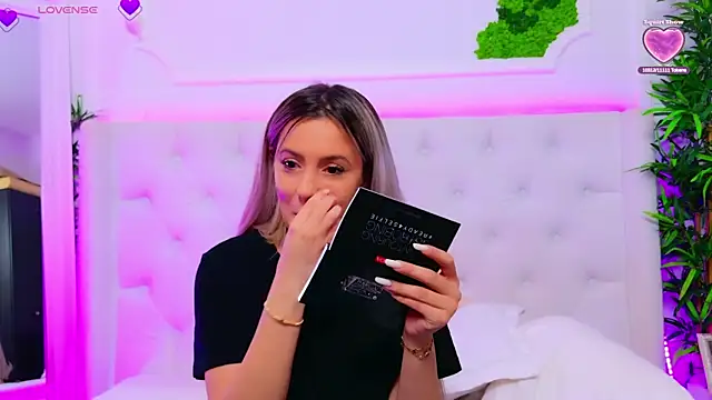 AriannaSinsのウェブカメラショー